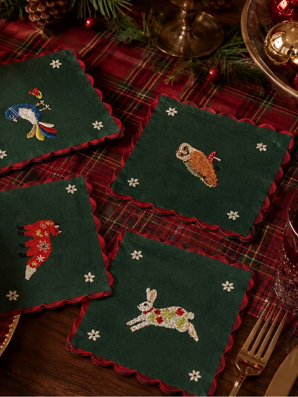 Cocktail Napkins Set Of 4 Cloth Embroidered Animals NWT 6 X6 Inch Green Red
